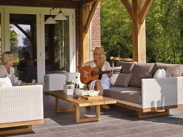 Covered outdoor living area